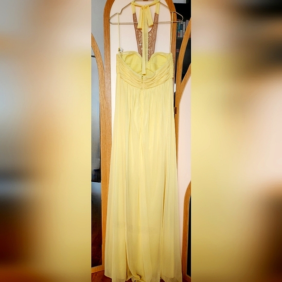 No Brand/No Tags Pale Yellow Chiffon Halter Neck Empire Waist Gown Jewel detail - Picture 2 of 16